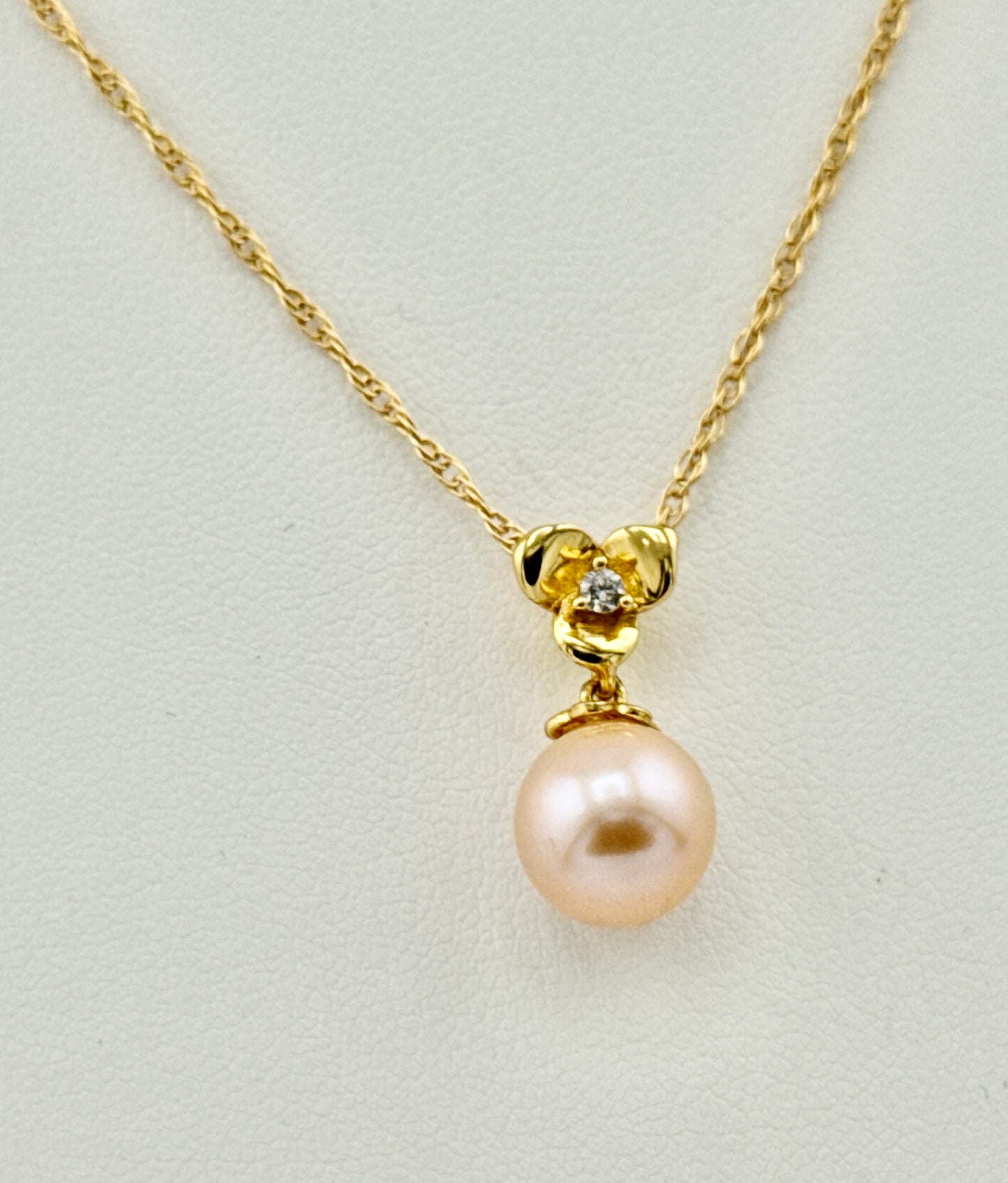 Flower and Peach Pearl Necklace