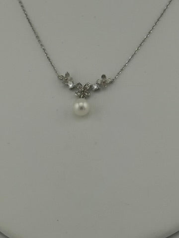Multi Flower Silver Pearl Necklace