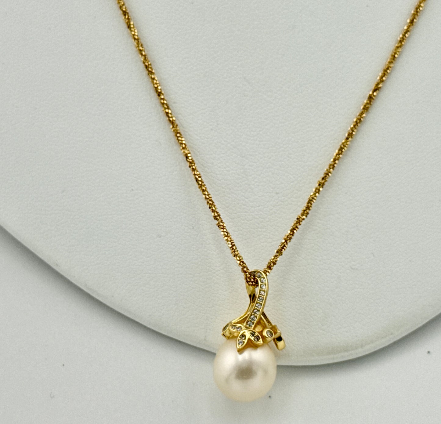 Large Gold Pearl Necklace