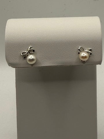 Bow Pearl Earrings