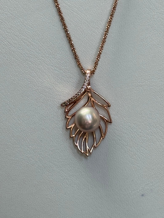 Leaf Pearl Necklace