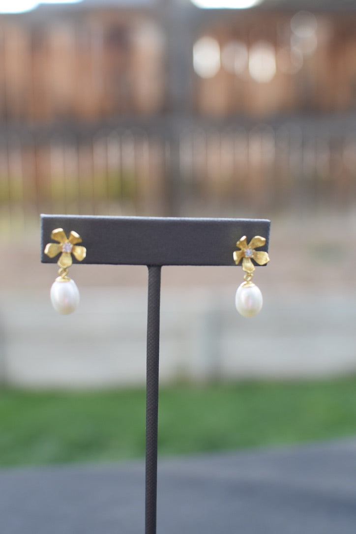 Gold over Sterling Silver, Cubic Zirconia and Pearl earrings